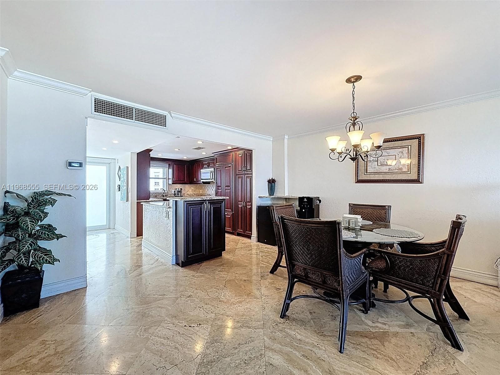 328 Ocean Blvd 1005 photo 8
