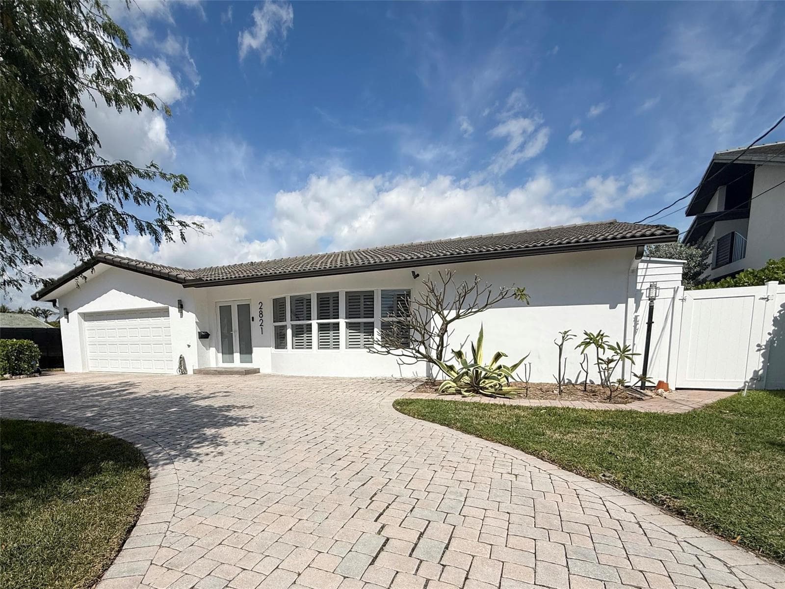 2821 NE 9th 1