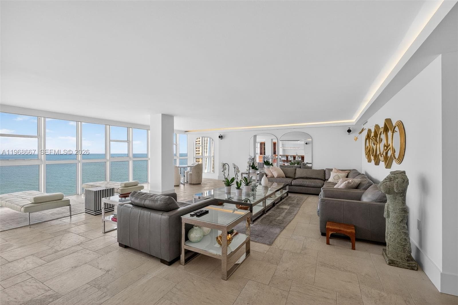600 Grapetree Dr 2
