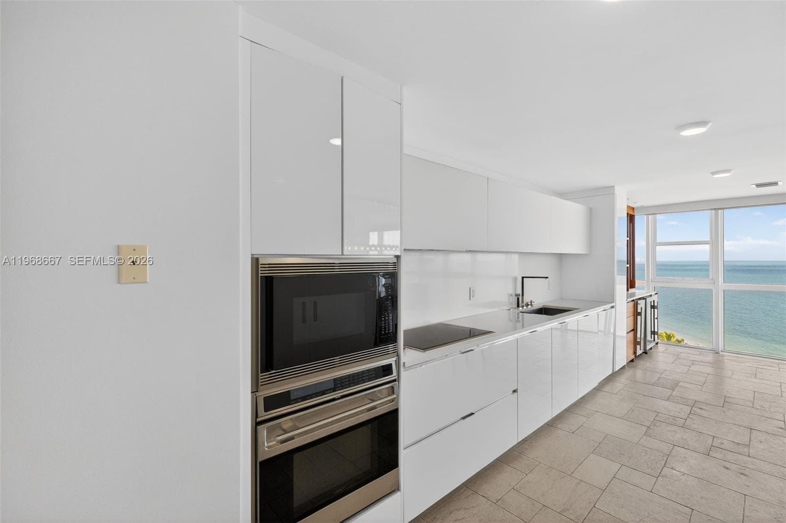 600 Grapetree Dr 11BN photo 14