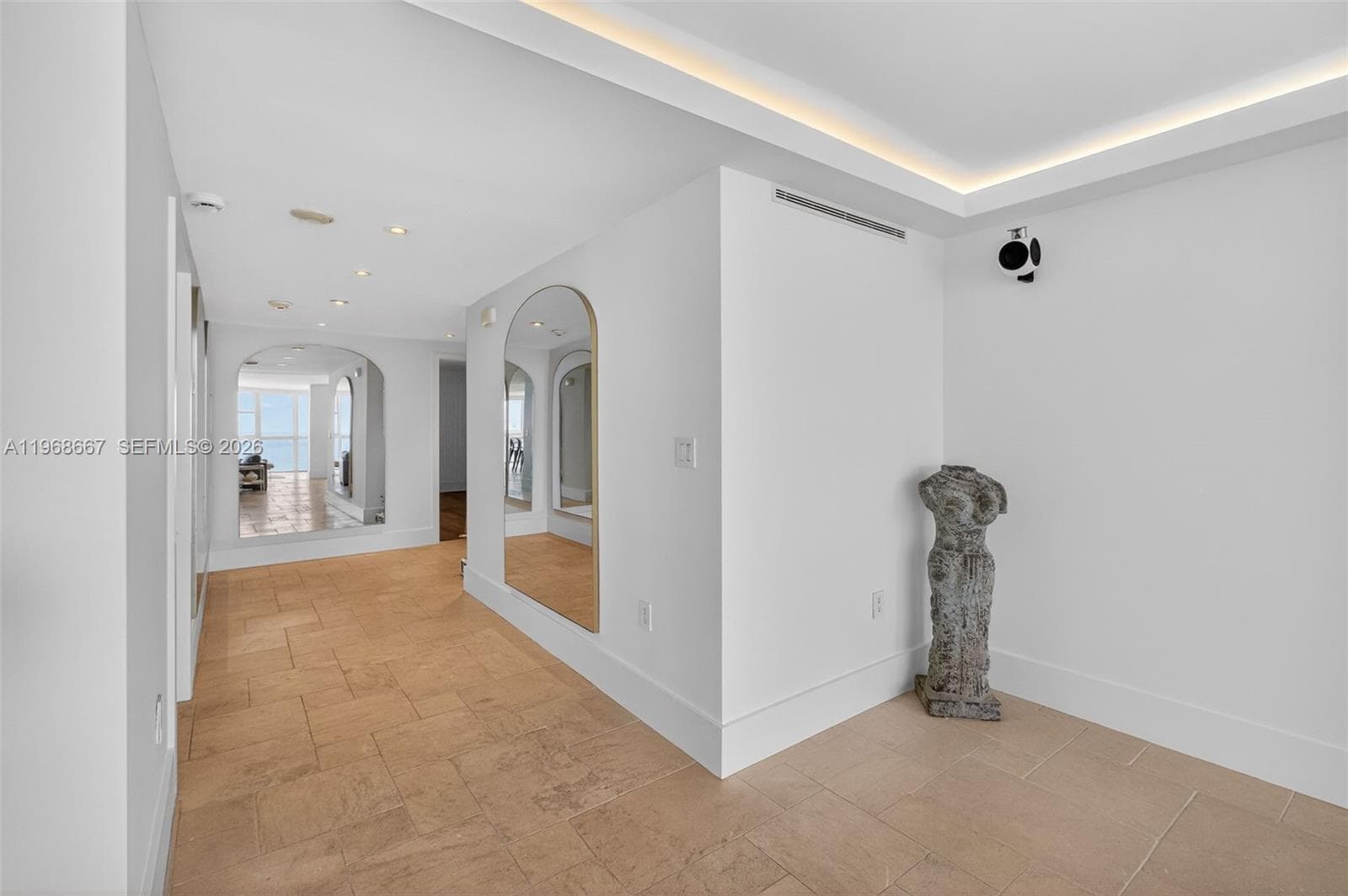 600 Grapetree Dr 11BN photo 18