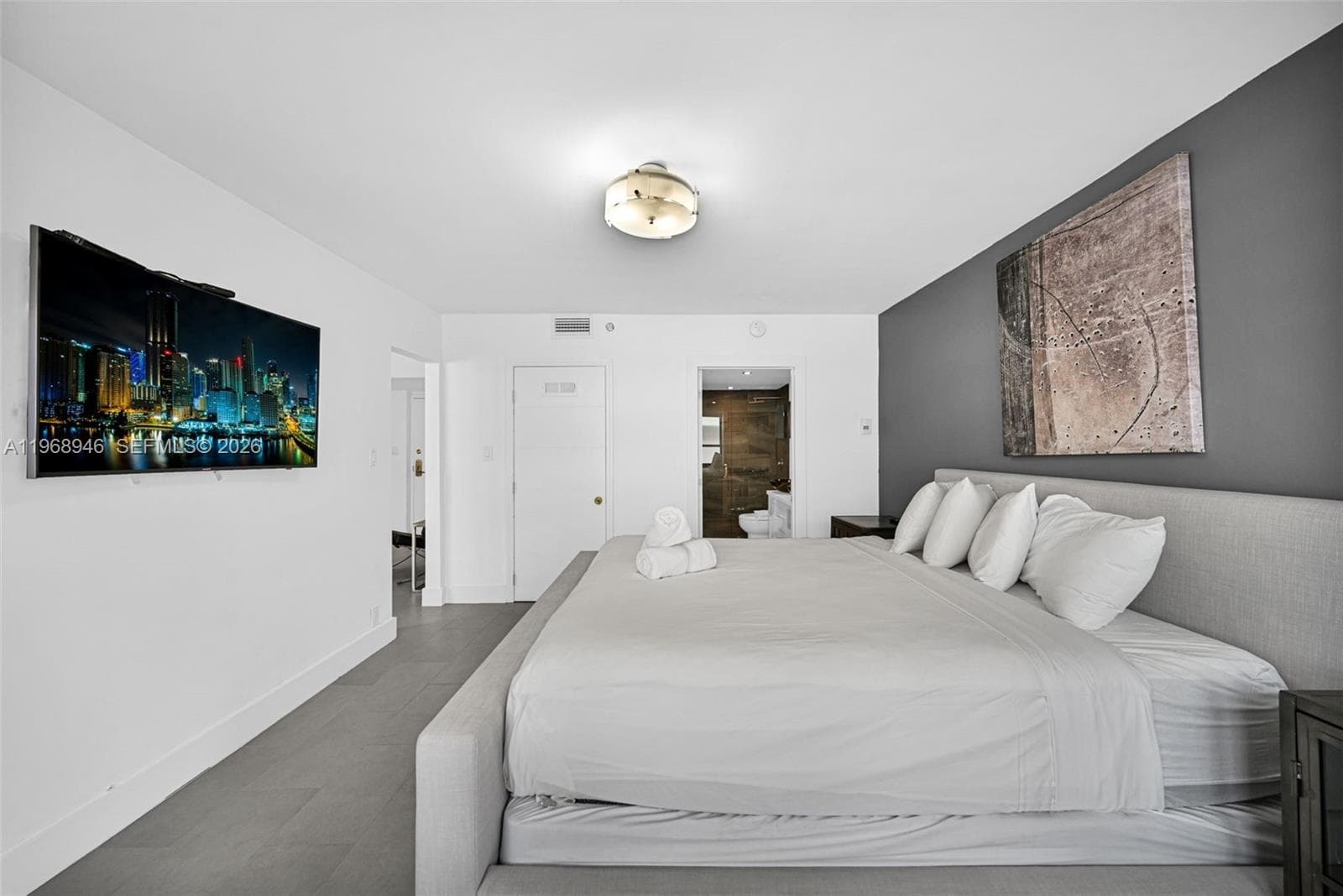 5225 Collins Ave 714 photo 20