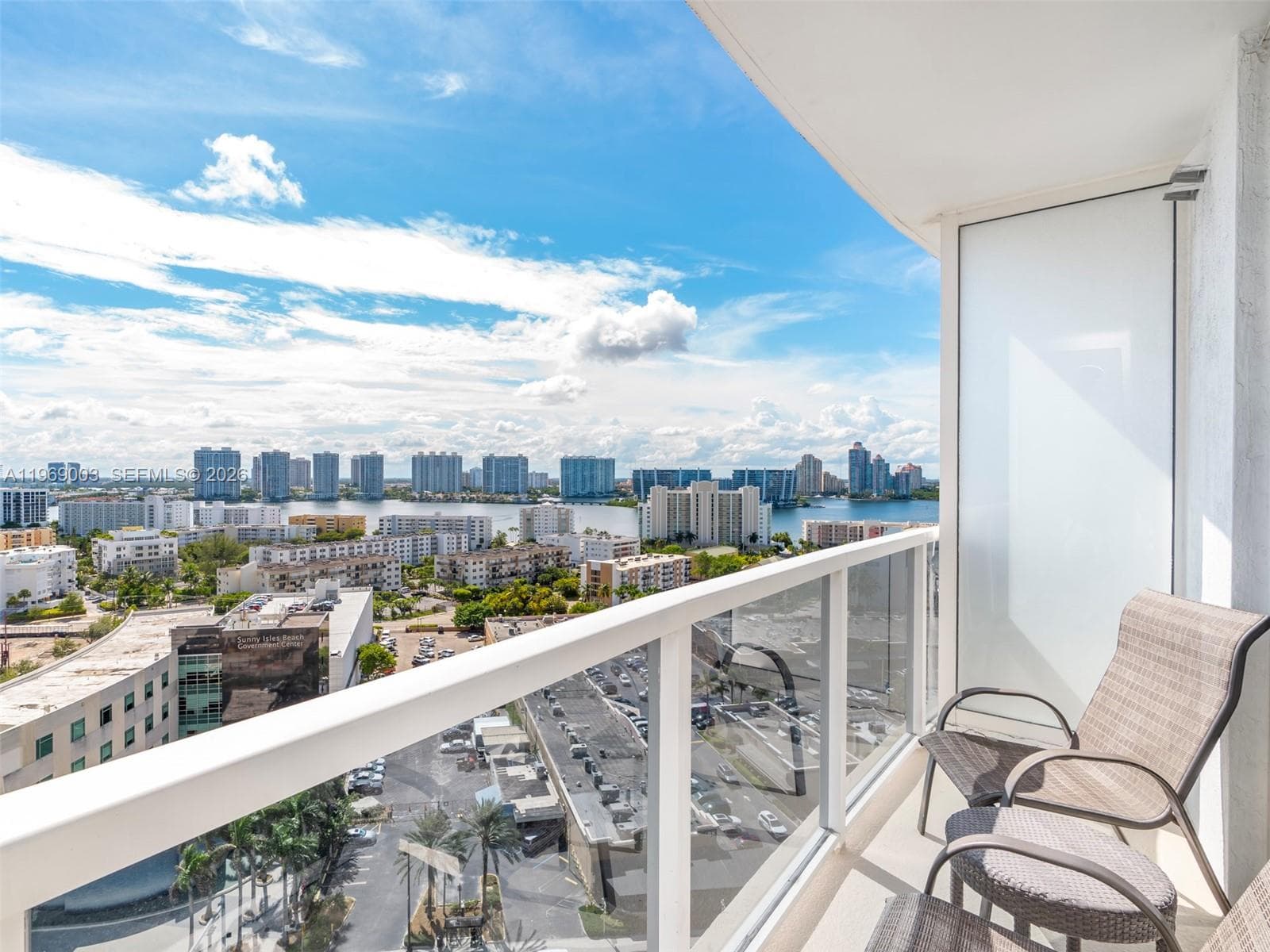 18001 Collins Ave 1417 photo 2
