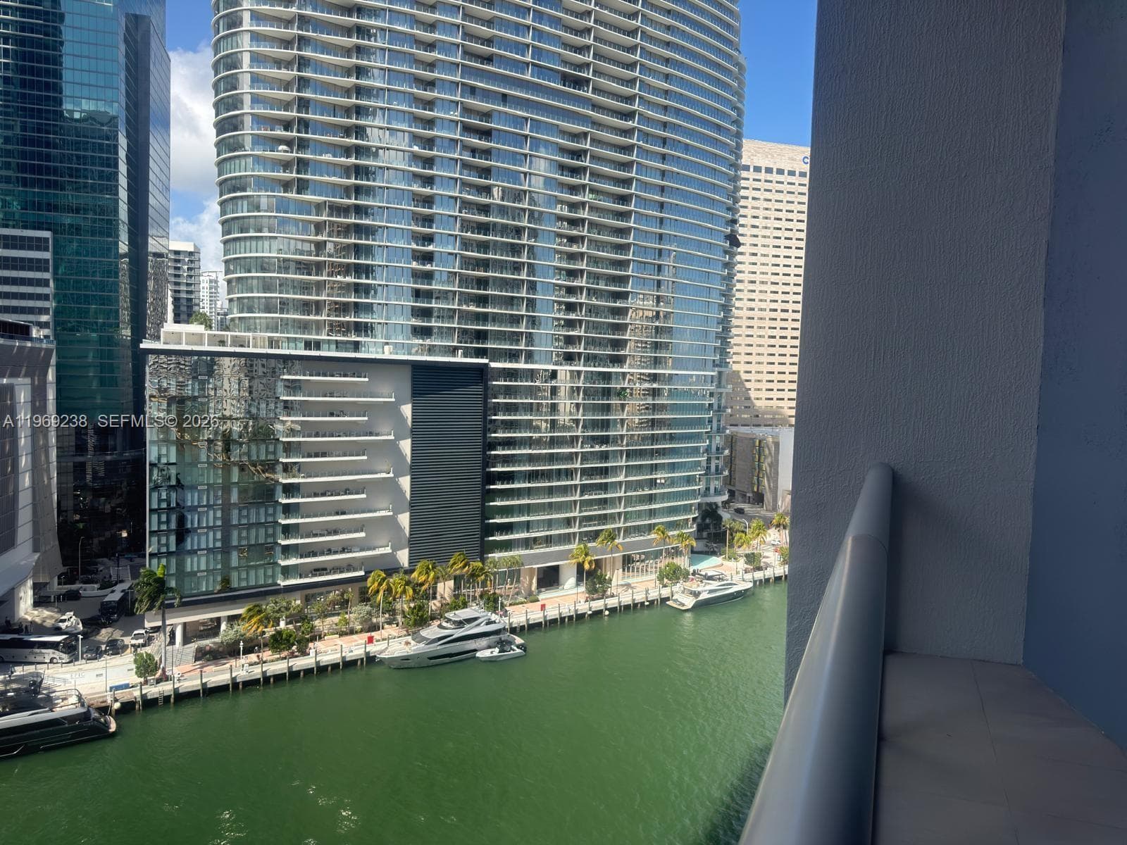 465 Brickell 1504 photo 3
