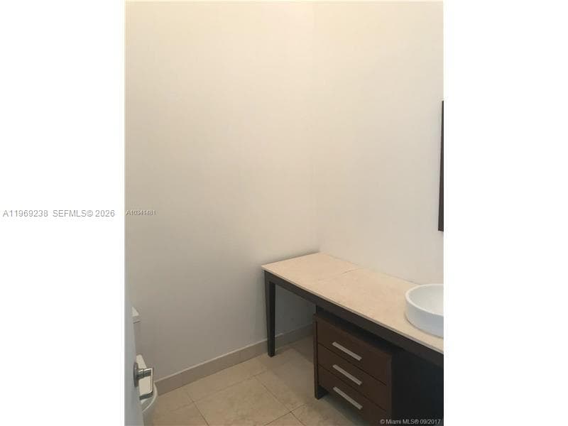 465 Brickell 1504 photo 9