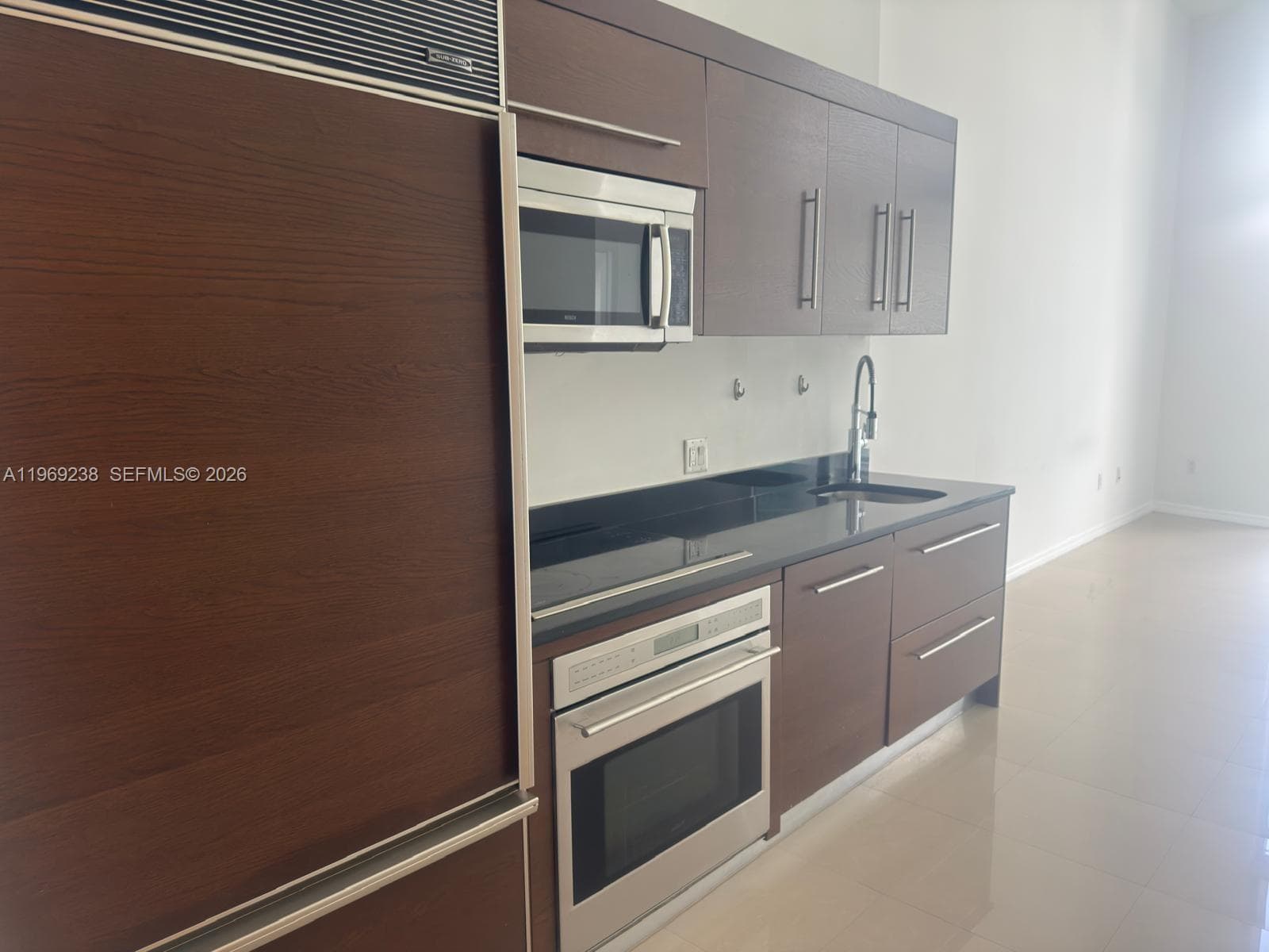 465 Brickell 1504 photo 4