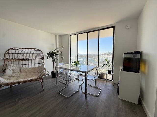 13499 Biscayne Blvd 902 photo 1