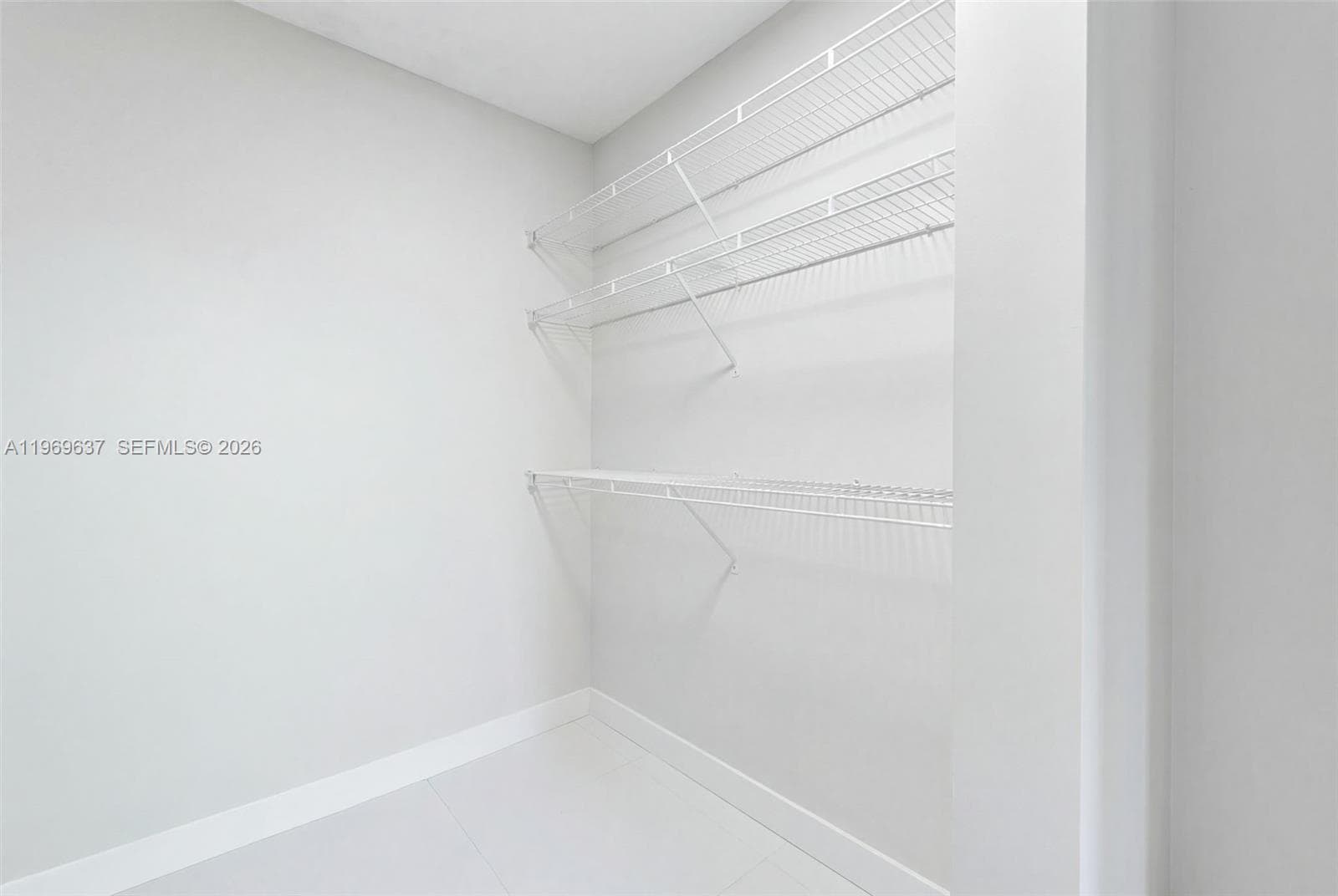 2500 PARKVIEW DR 2407 photo 12
