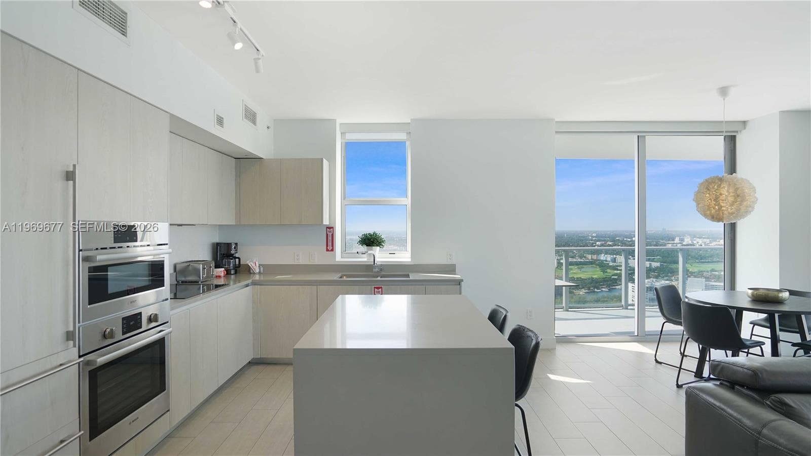 4010 Ocean Dr 5