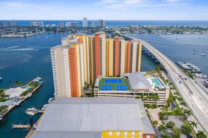 2650 Lake Shore Drive #1004 1