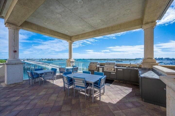 2650 Lake Shore Drive 1004 photo 20