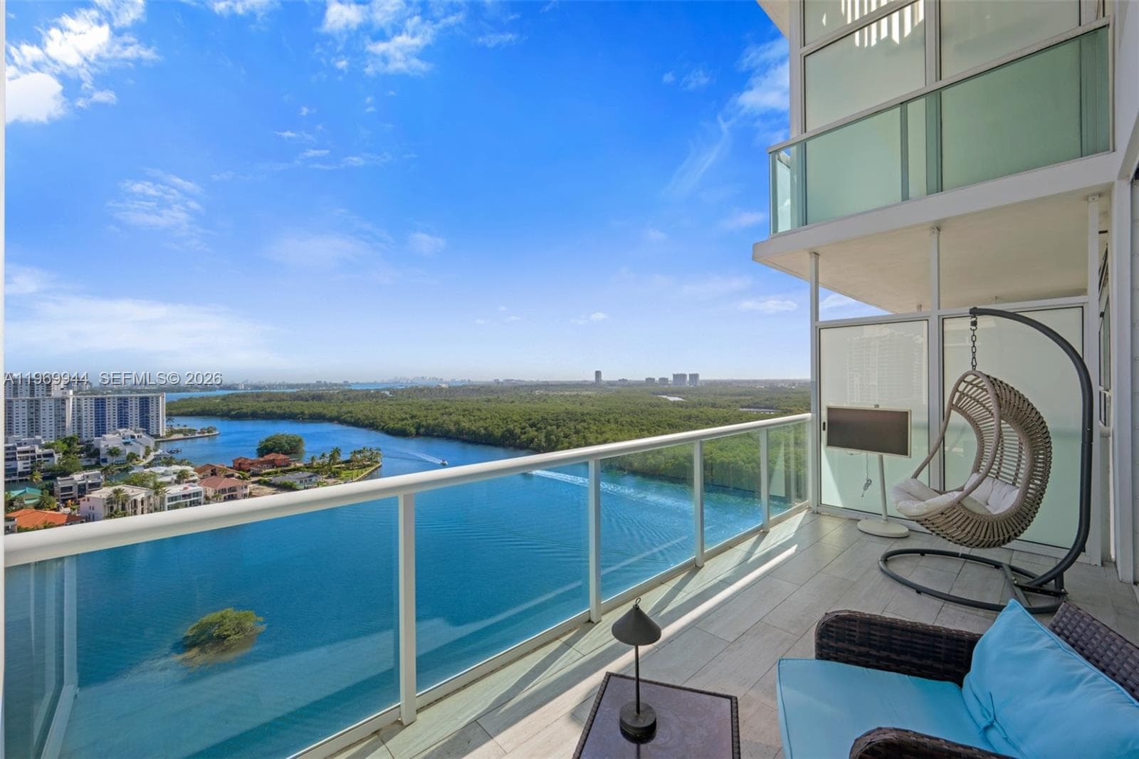 400 Sunny Isles Blvd 2004 photo 16