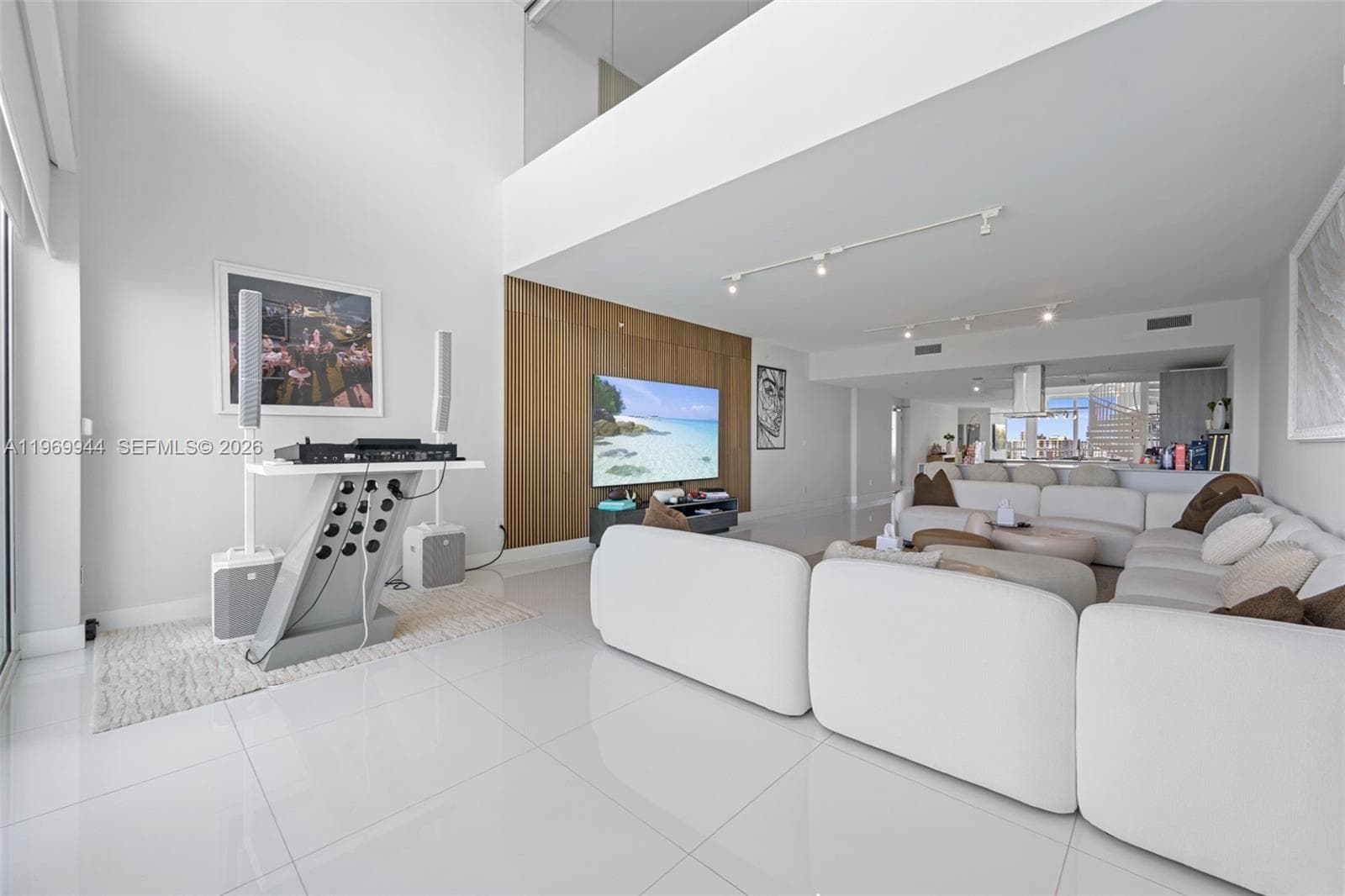 400 Sunny Isles Blvd #2004 5