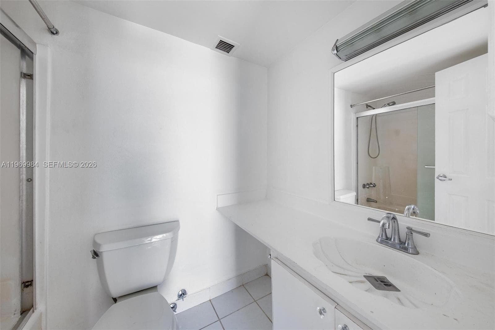 2350 NE 135th St 811 photo 20