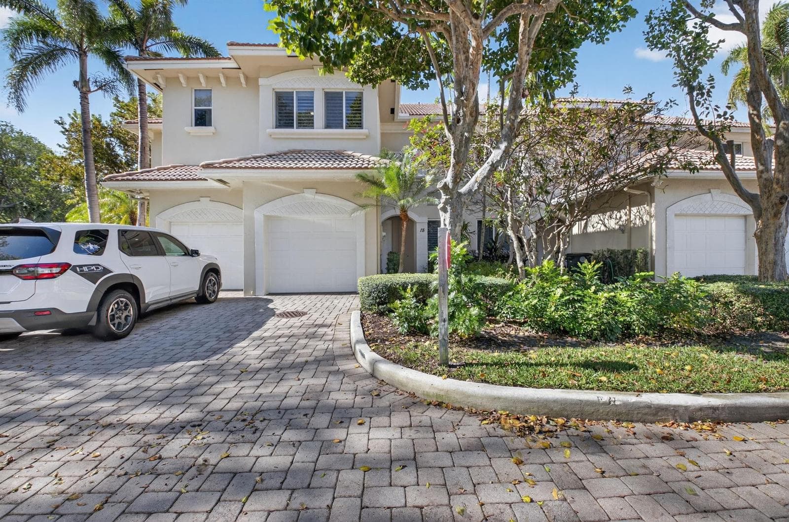 23 Royal Palm Way #18 4