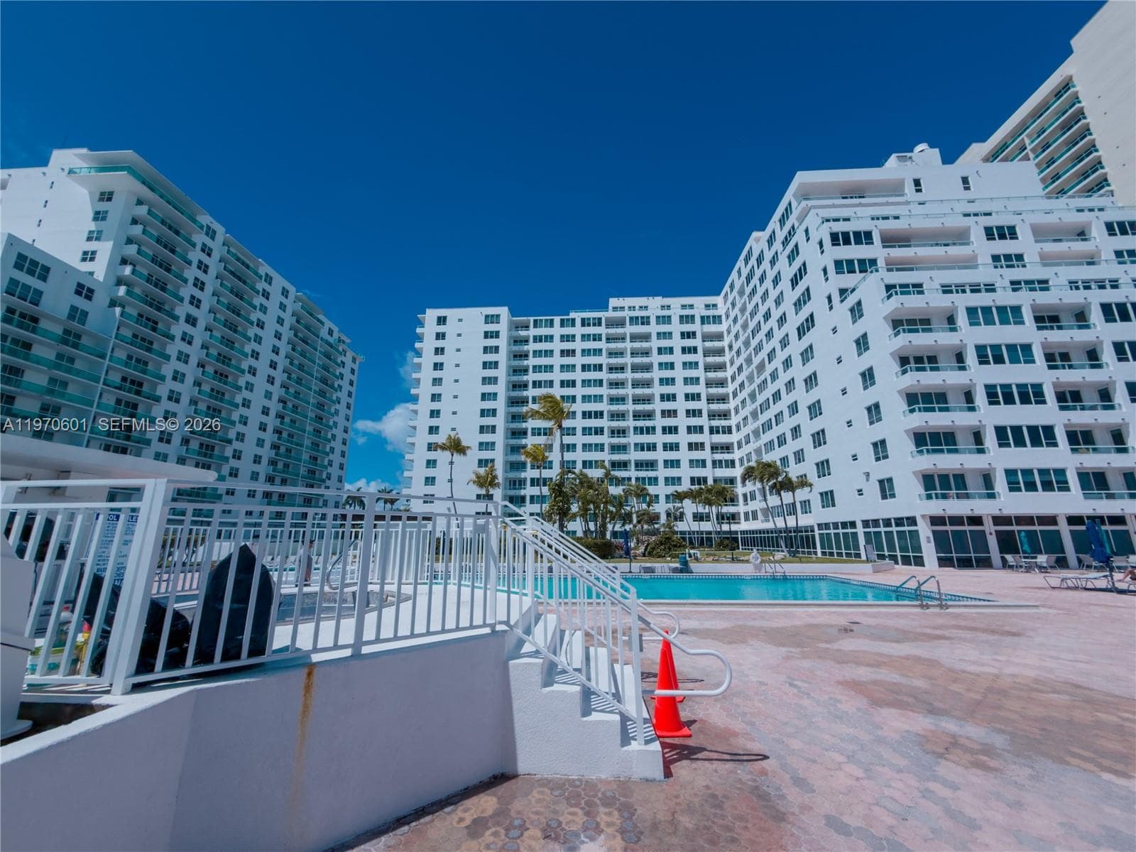5005 Collins Ave 825 photo 1