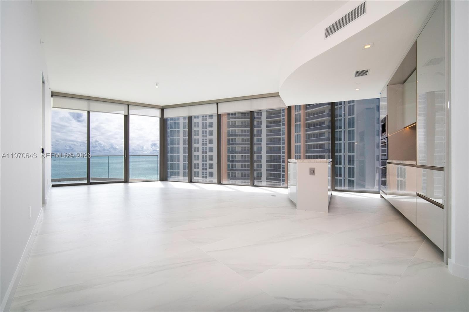 18975 Collins Ave 2