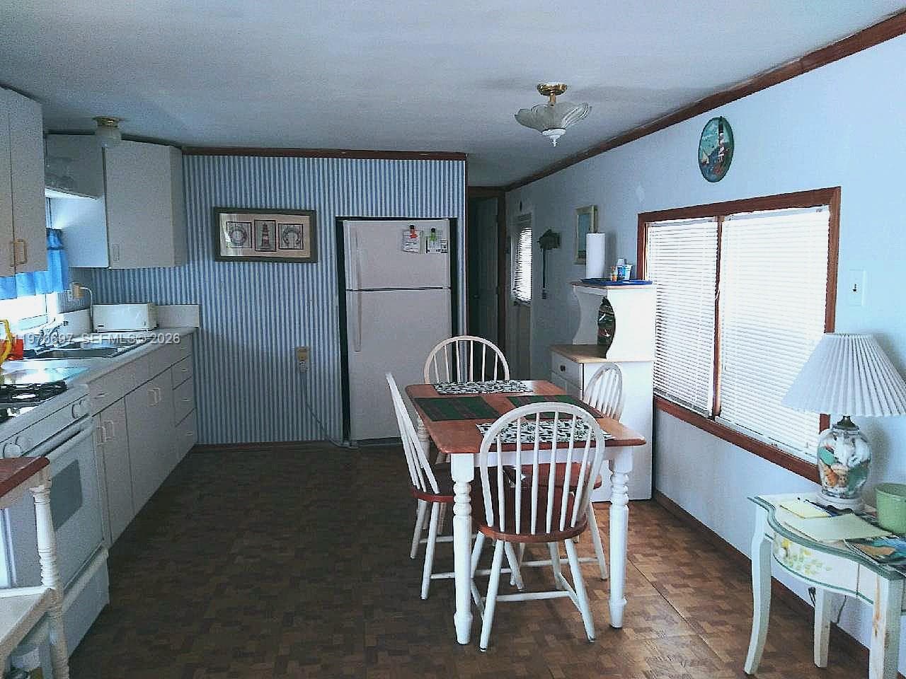 261 Burgundy Dr 4