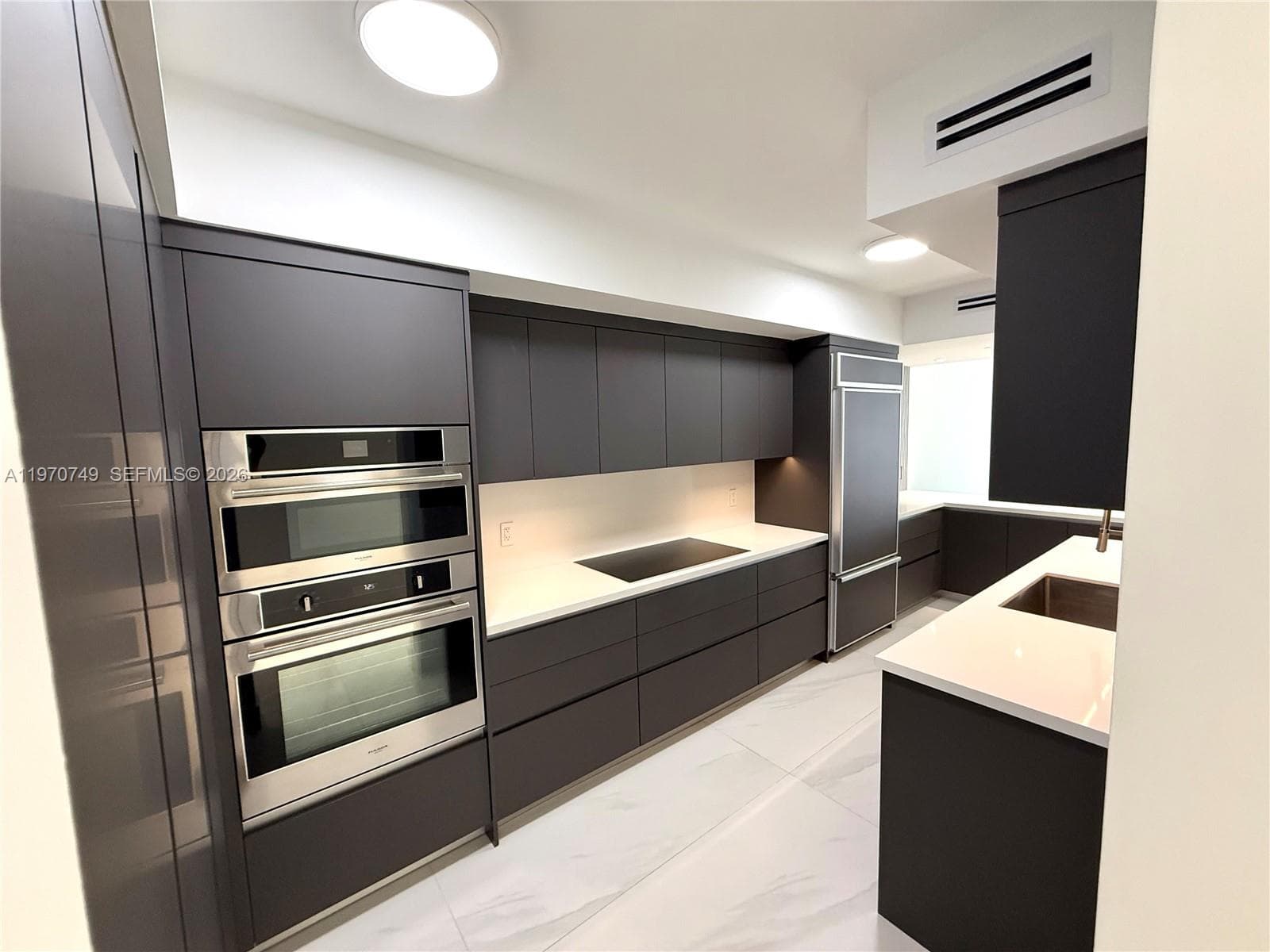 1850 Ocean Dr 2