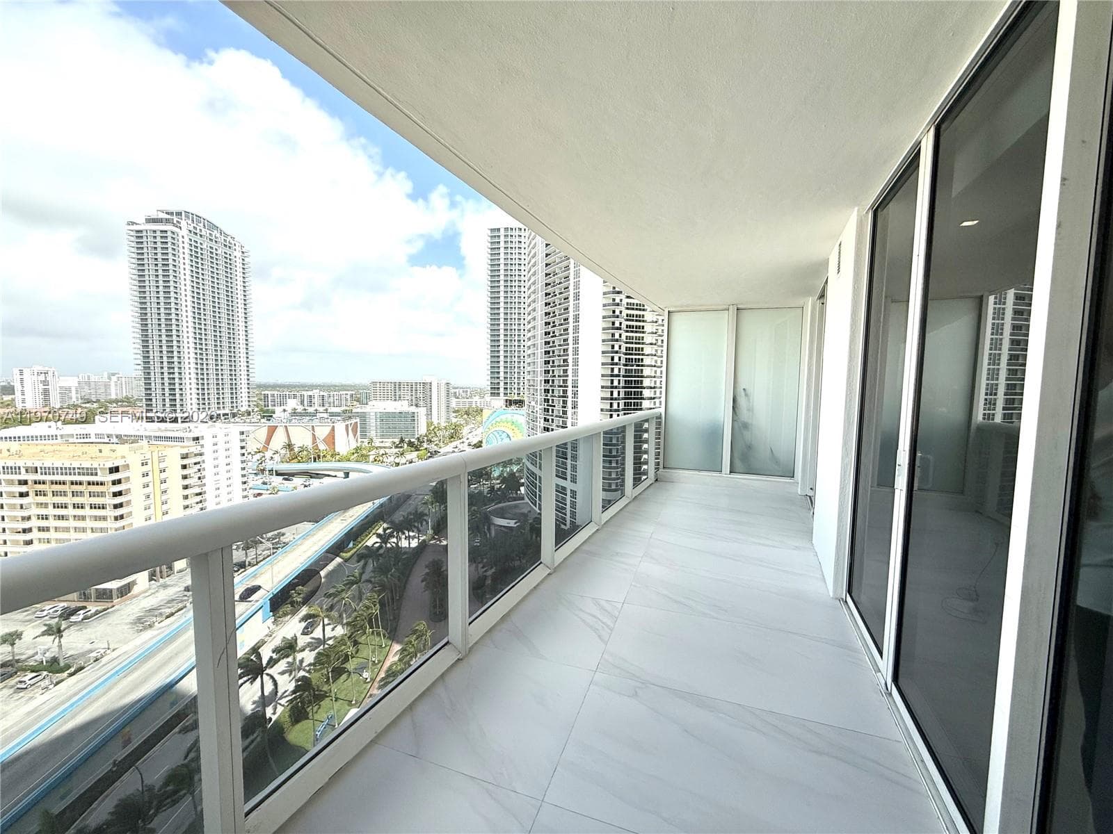 1850 Ocean Dr 1808 photo 13