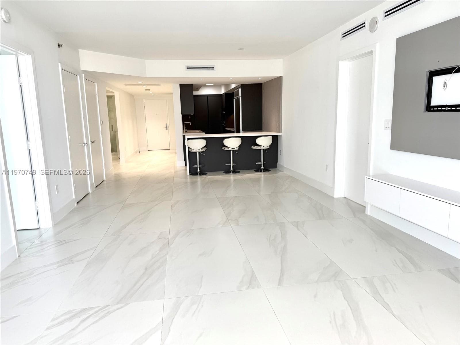1850 Ocean Dr 1808 photo 12