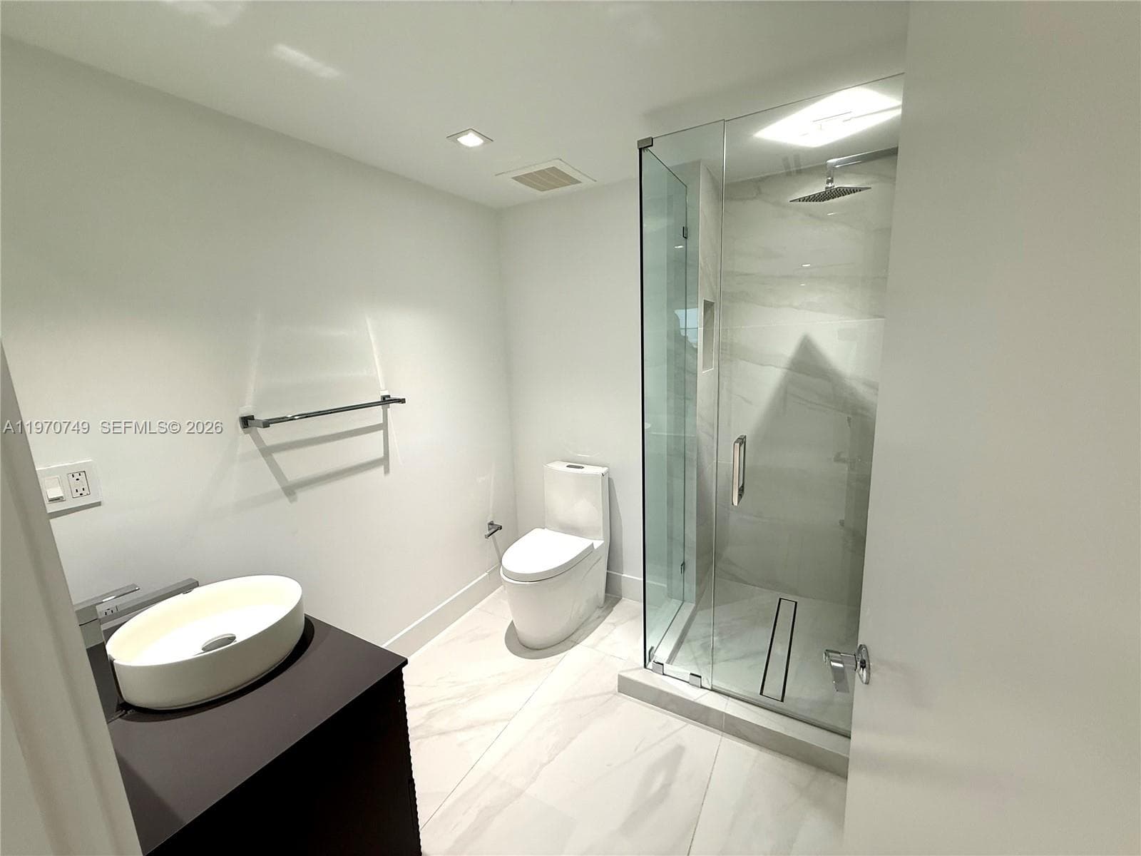 1850 Ocean Dr 1808 photo 7