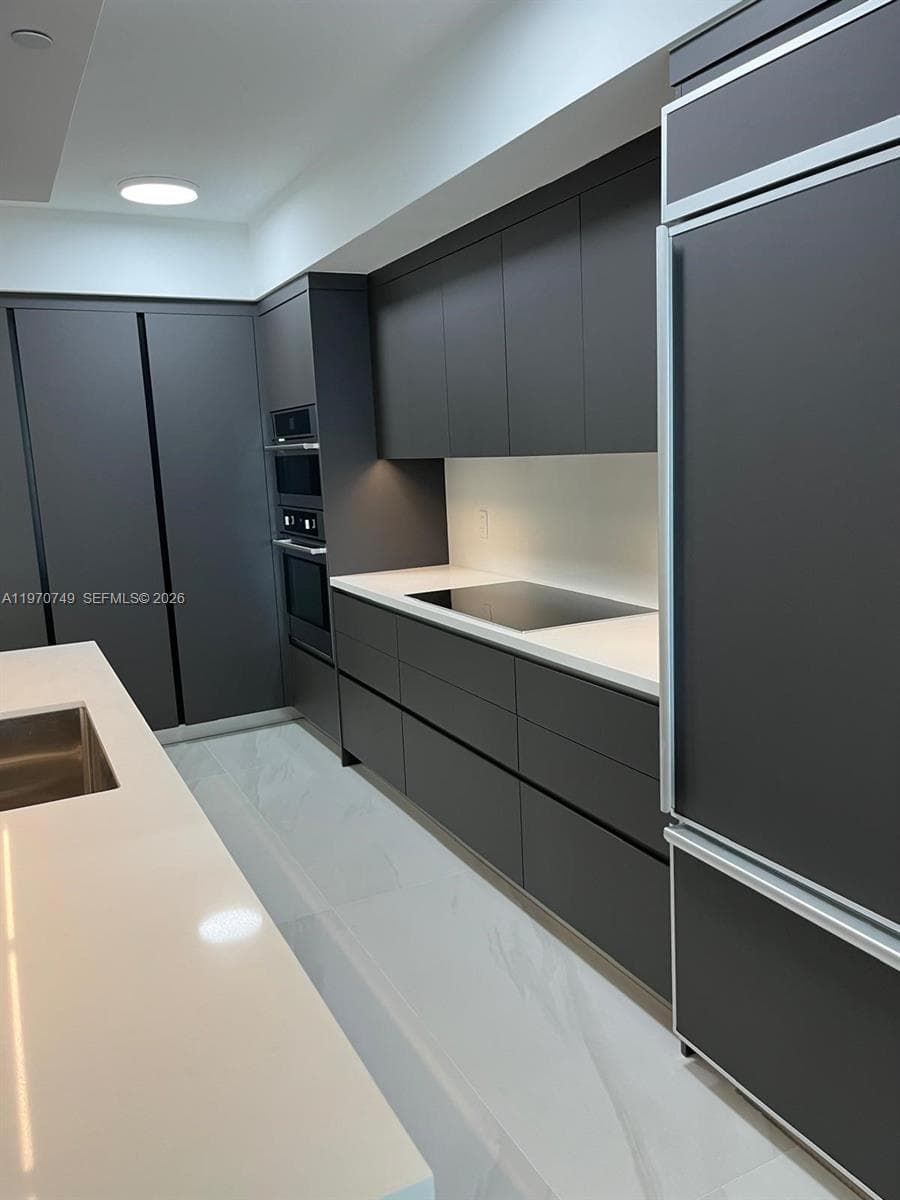 1850 Ocean Dr 3