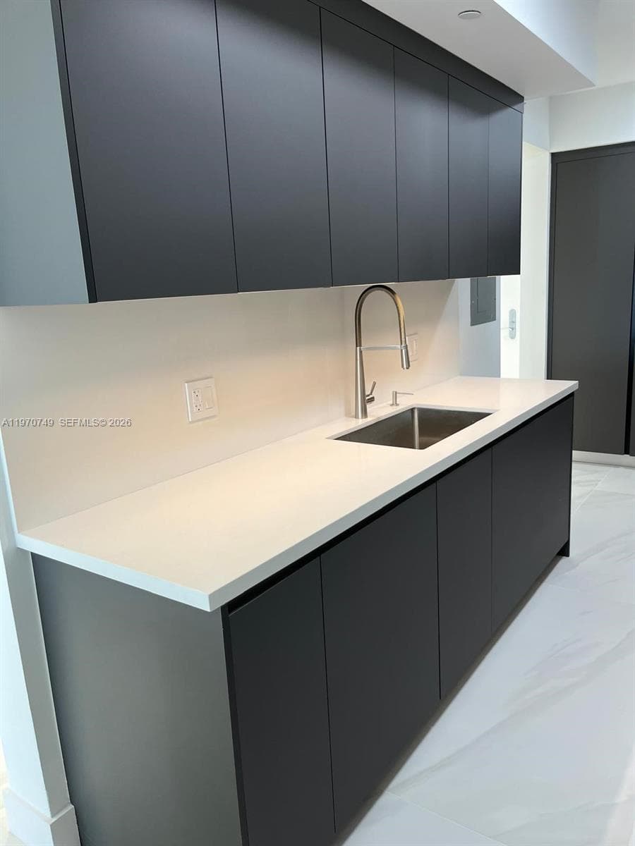 1850 Ocean Dr 4