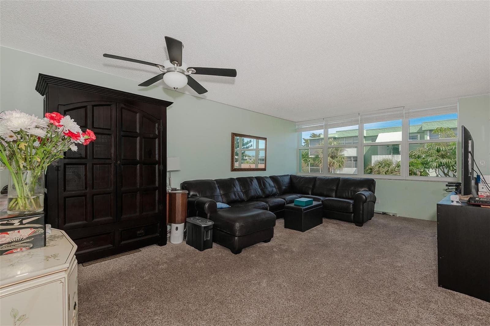 2751 Taft Street 305 photo 3