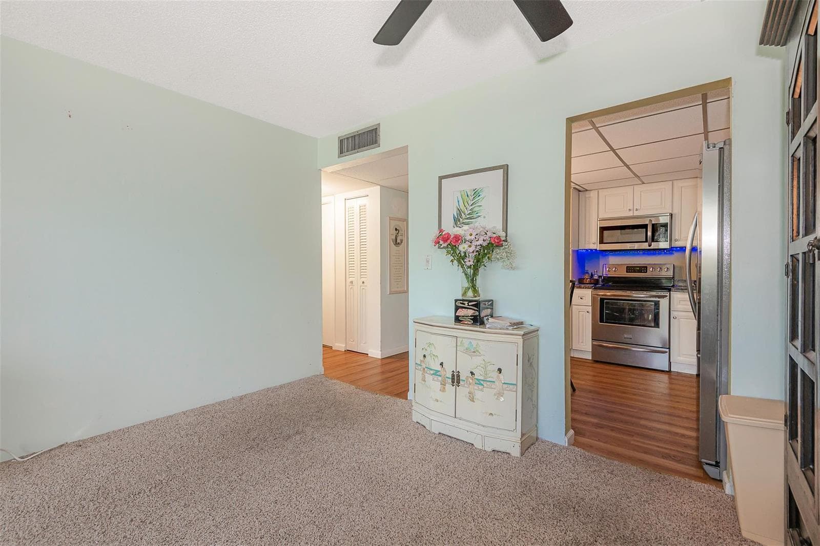 2751 Taft Street 305 photo 9