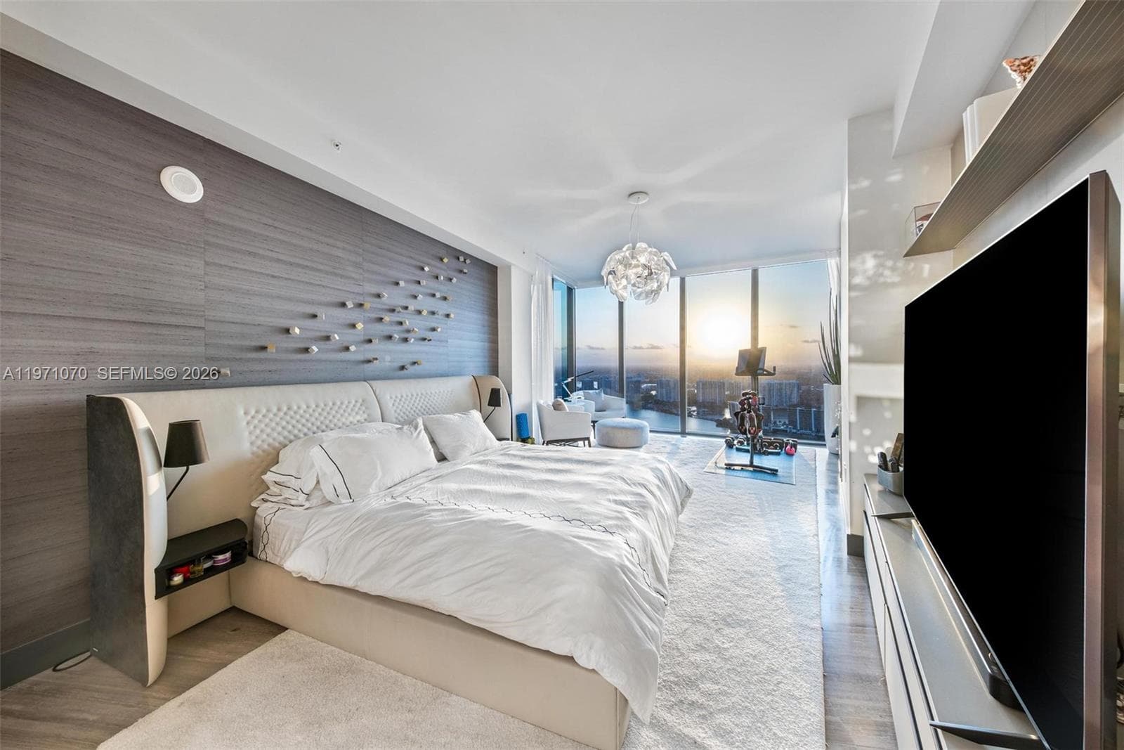 18555 Collins Ave 5003 photo 15