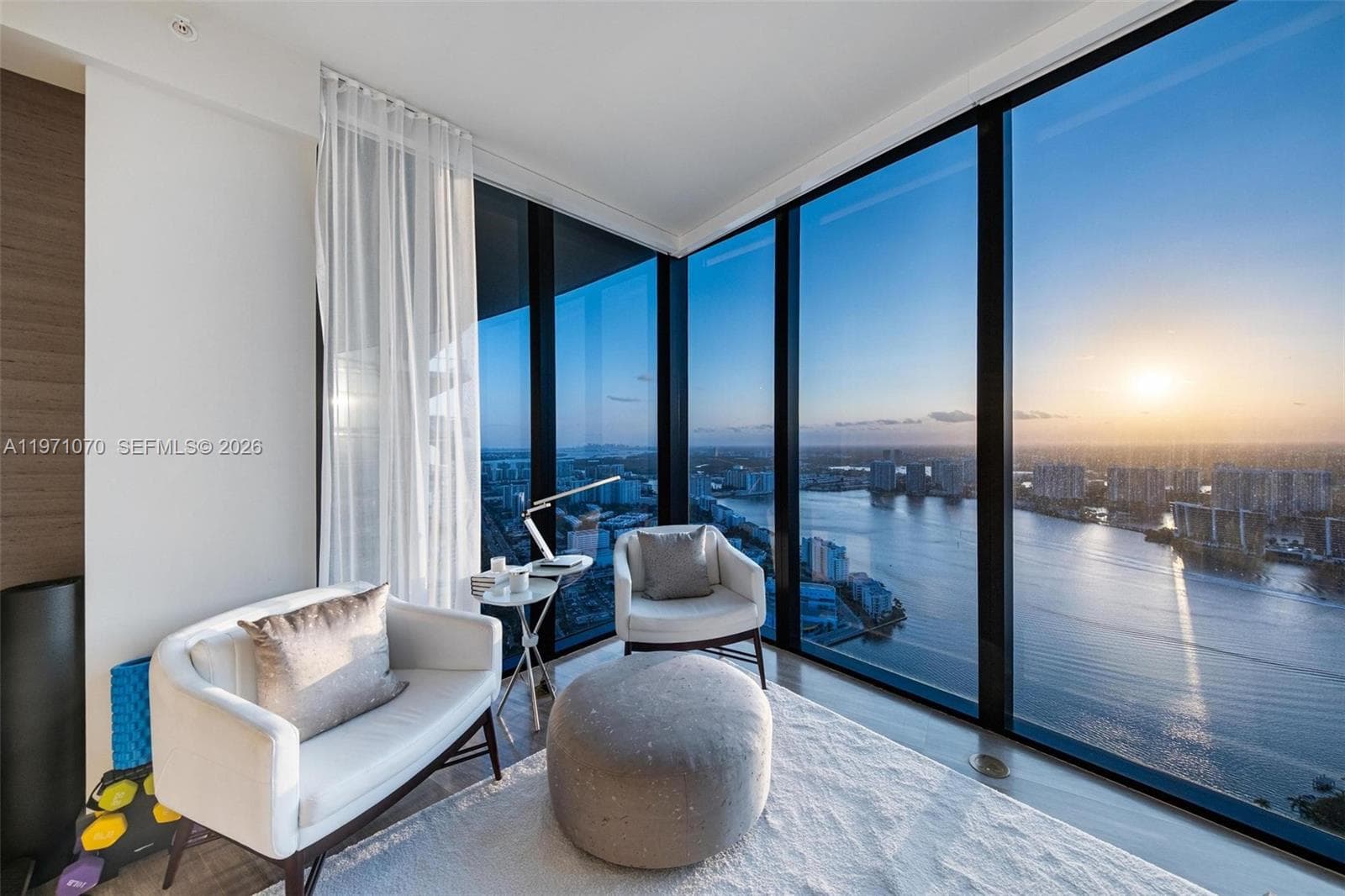 18555 Collins Ave 5003 photo 8
