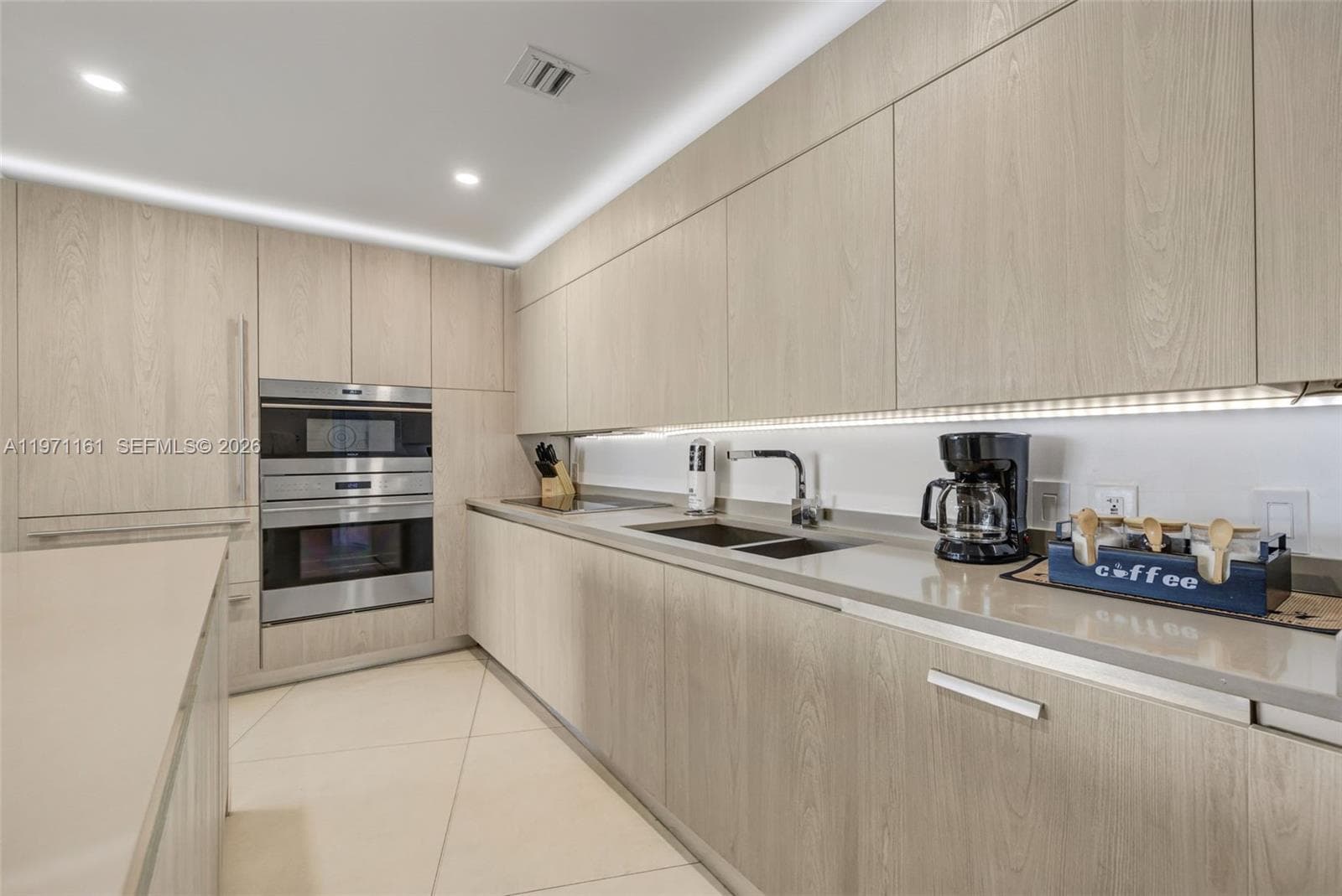4111 Ocean Dr 3