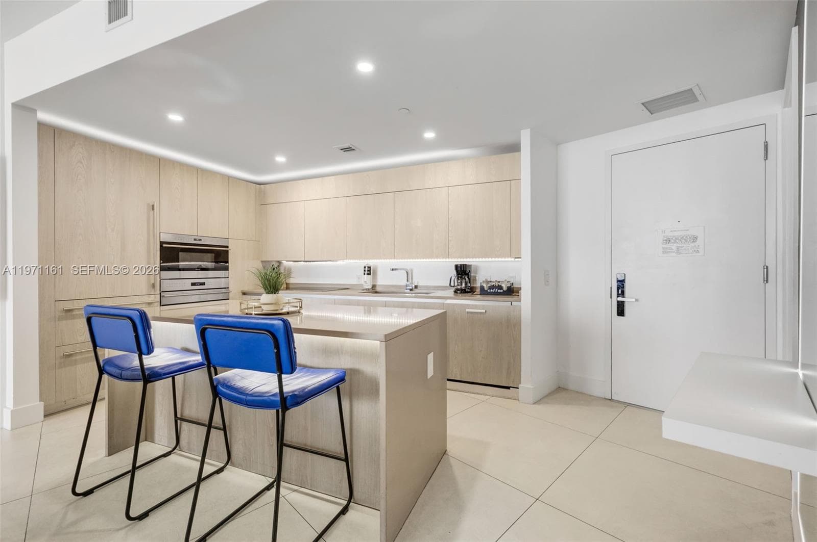 4111 Ocean Dr 5