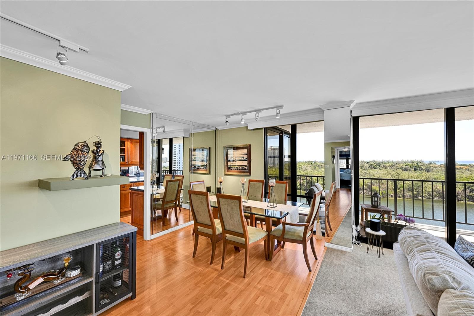 936 Intracoastal Dr 9H photo 9