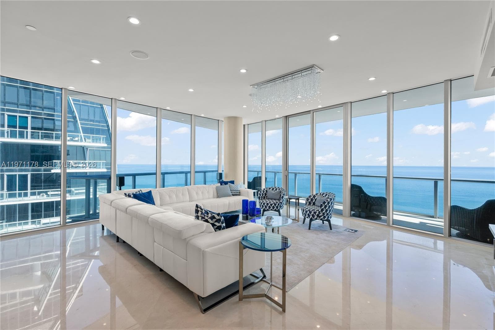 17001 Collins Ave 4