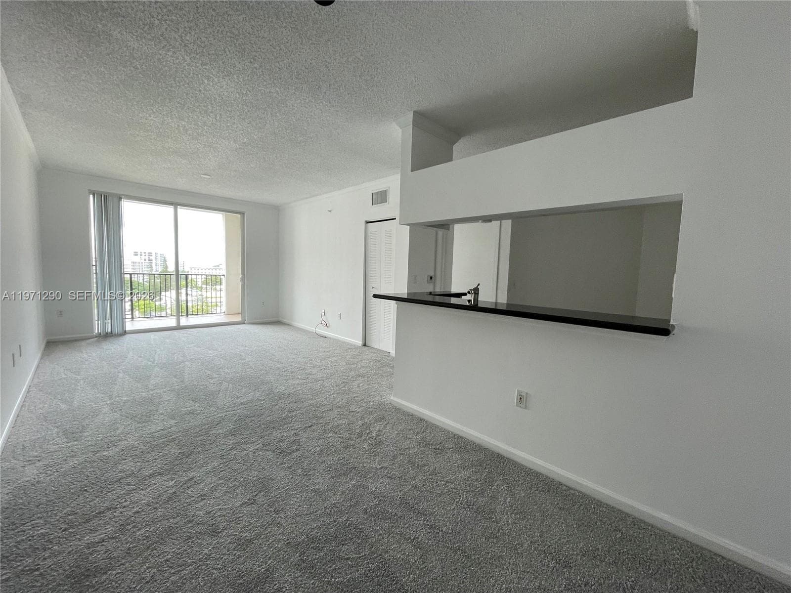 17150 N Bay Rd 2911 photo 2