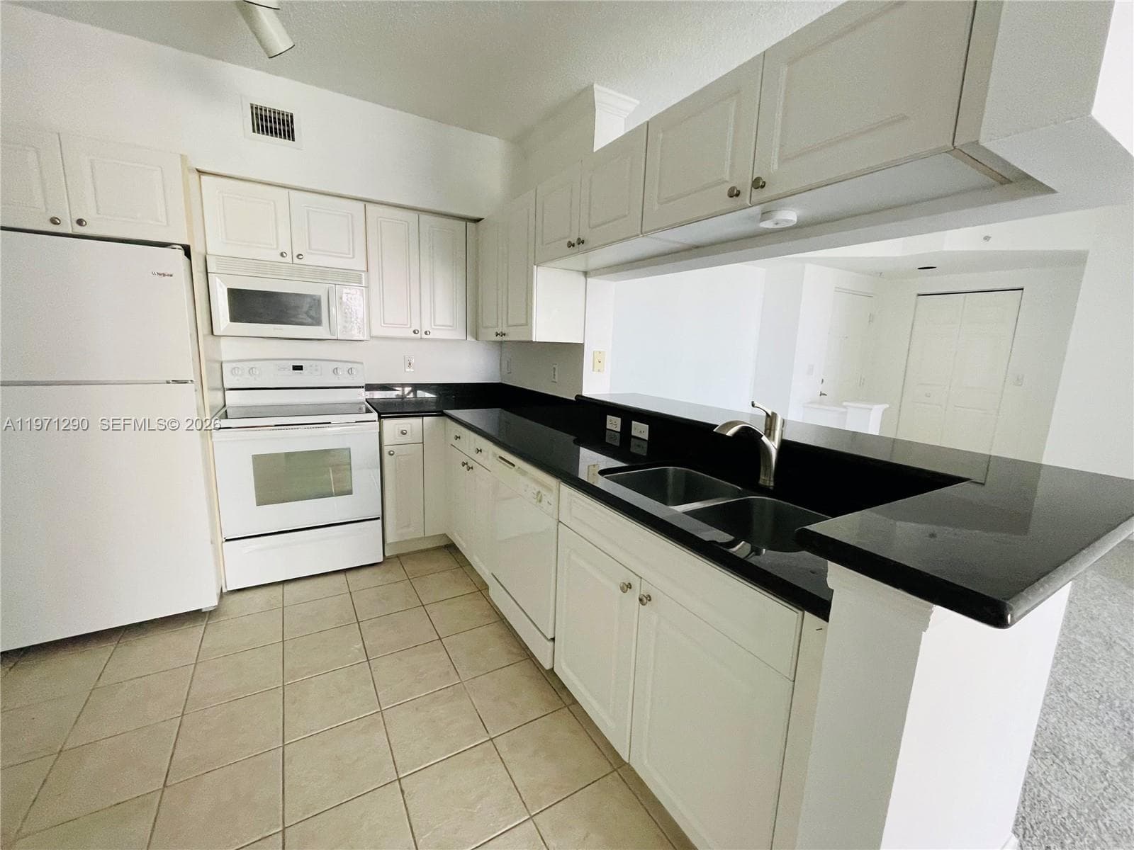 17150 N Bay Rd 2911 photo 6
