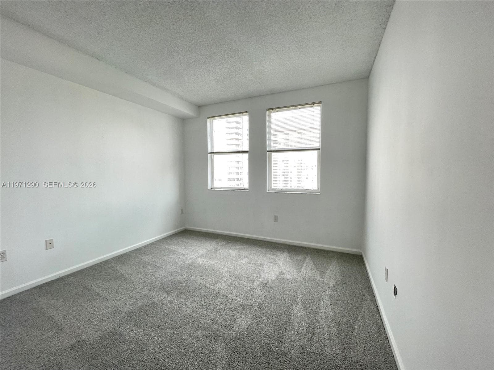 17150 N Bay Rd 2911 photo 9