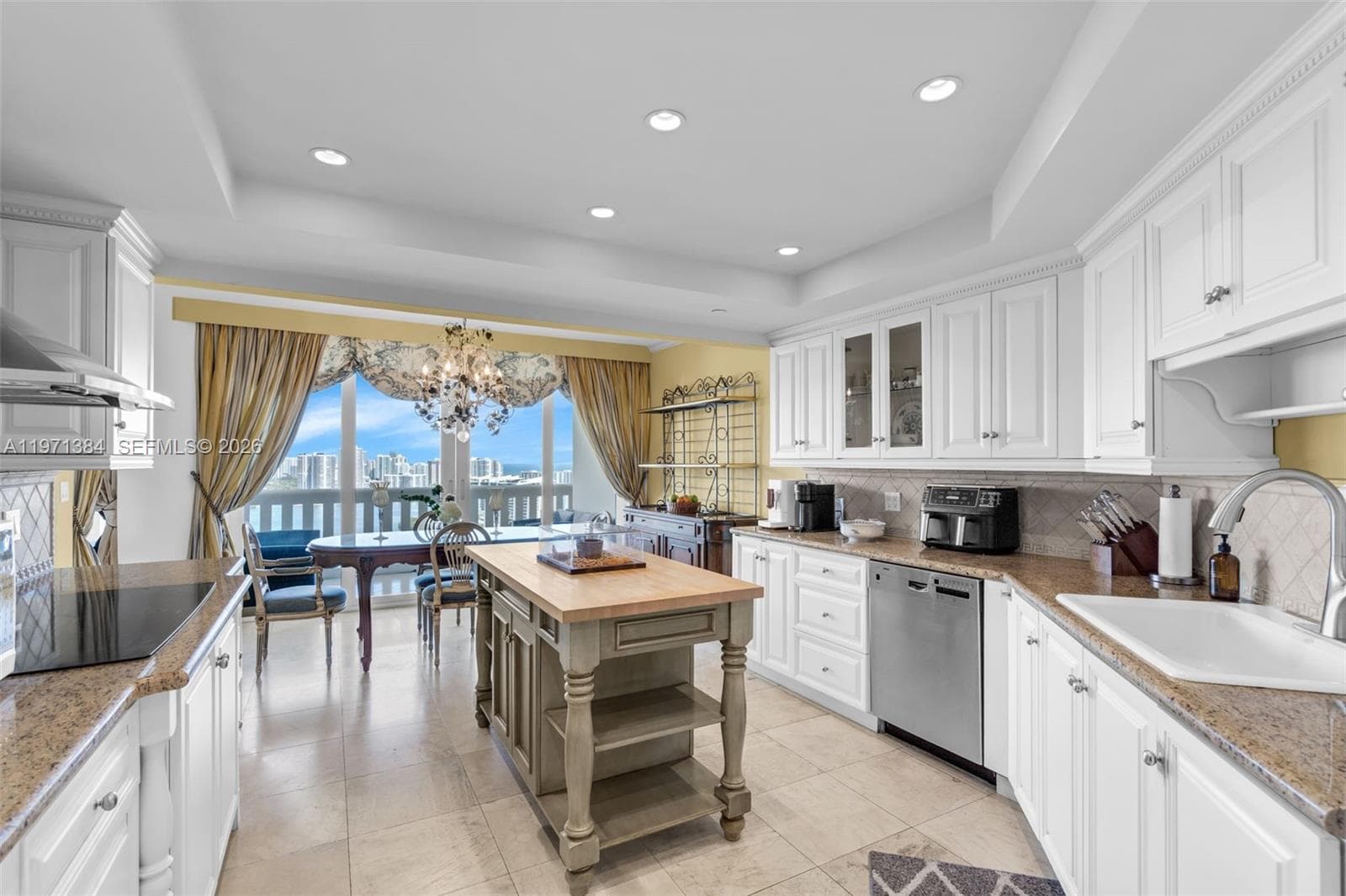 3000 Island Blvd 2902 photo 21