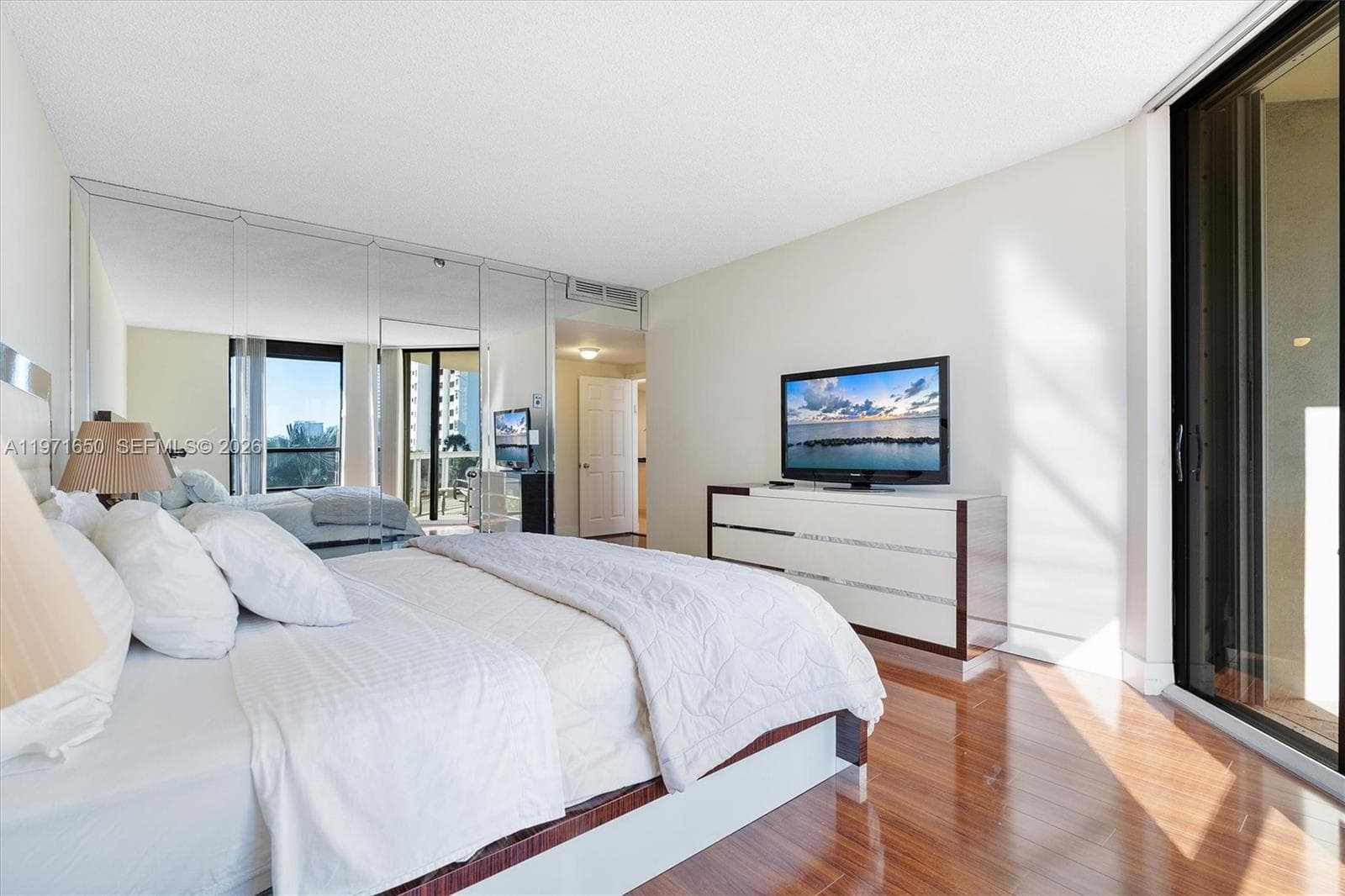 20191 E Country Club Dr 510 photo 14