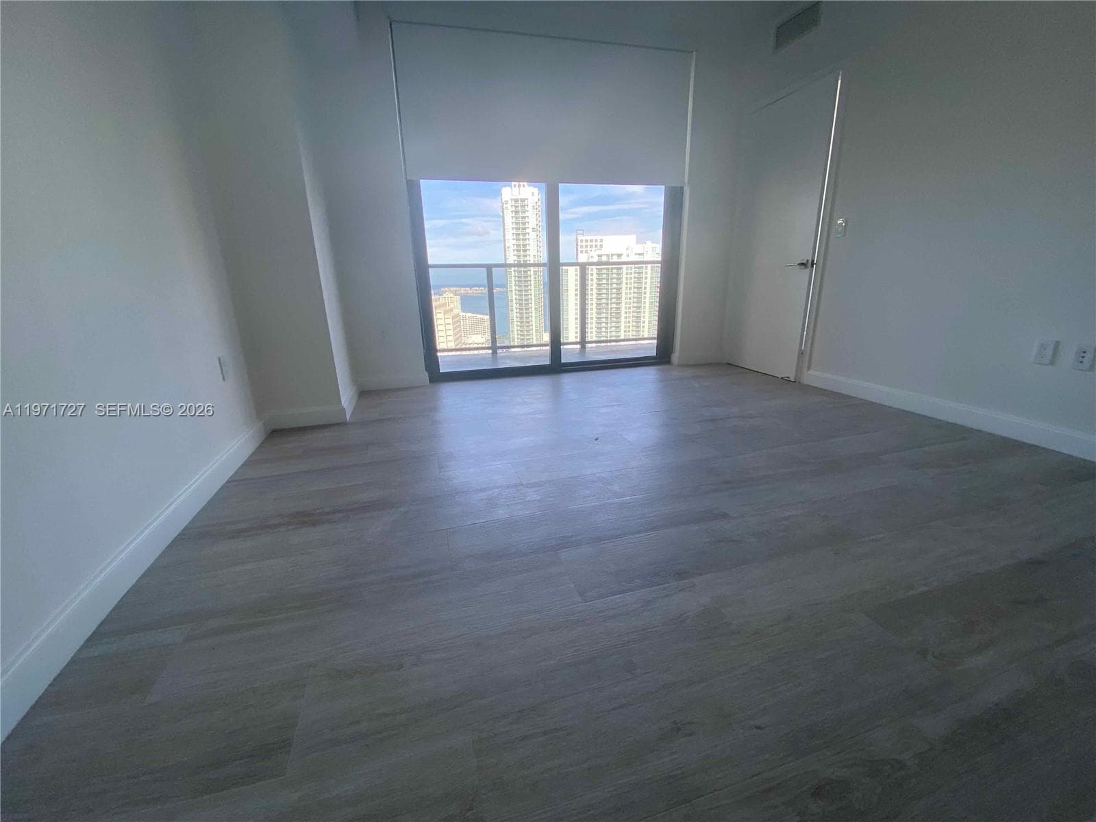 45 SW 9th St 3703 photo 23