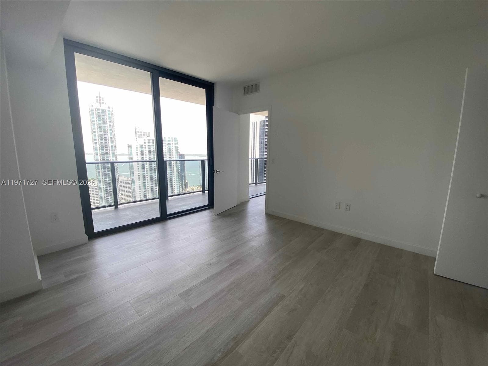 45 SW 9th St 3703 photo 22