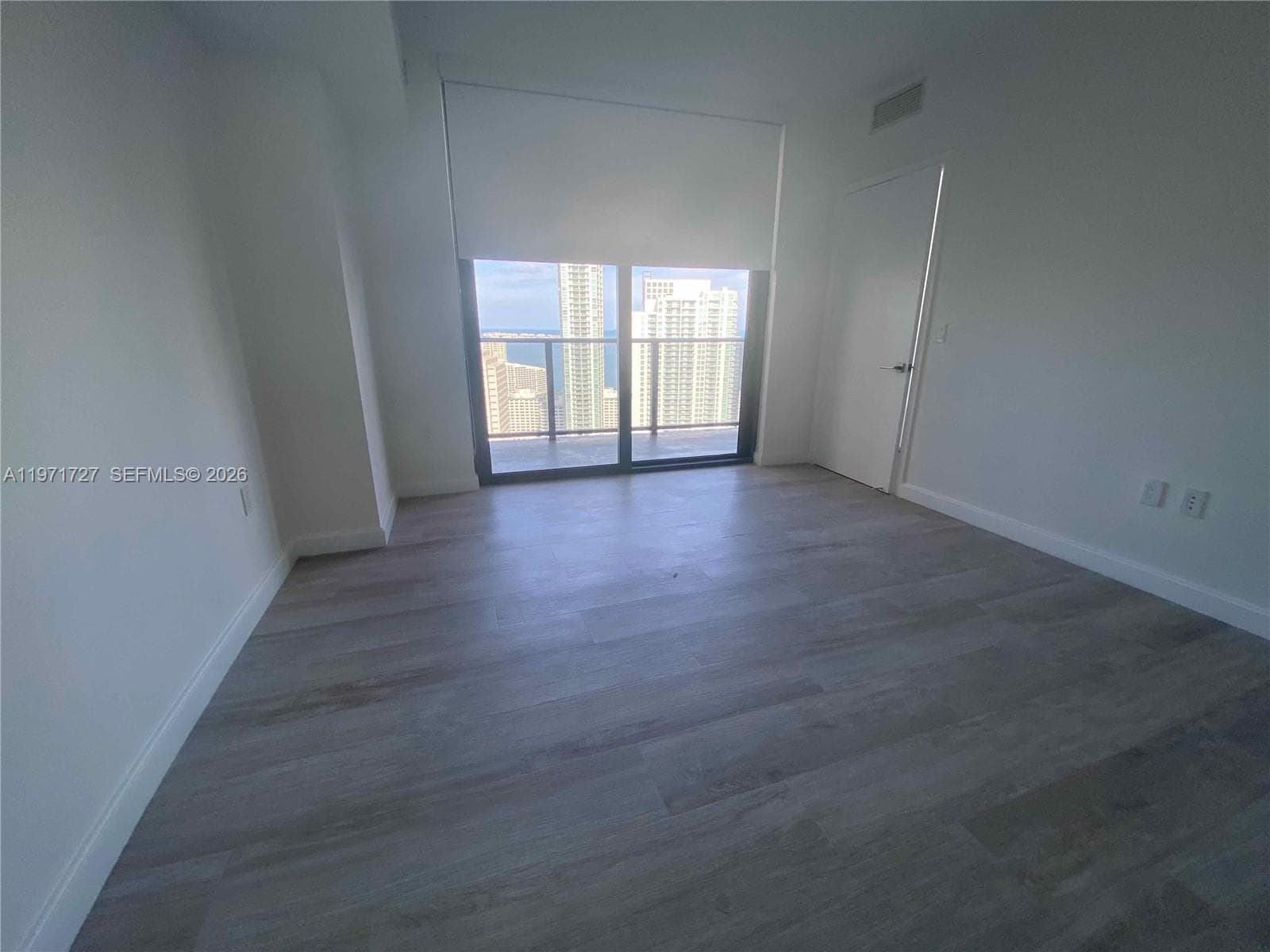 45 SW 9th St 3703 photo 24