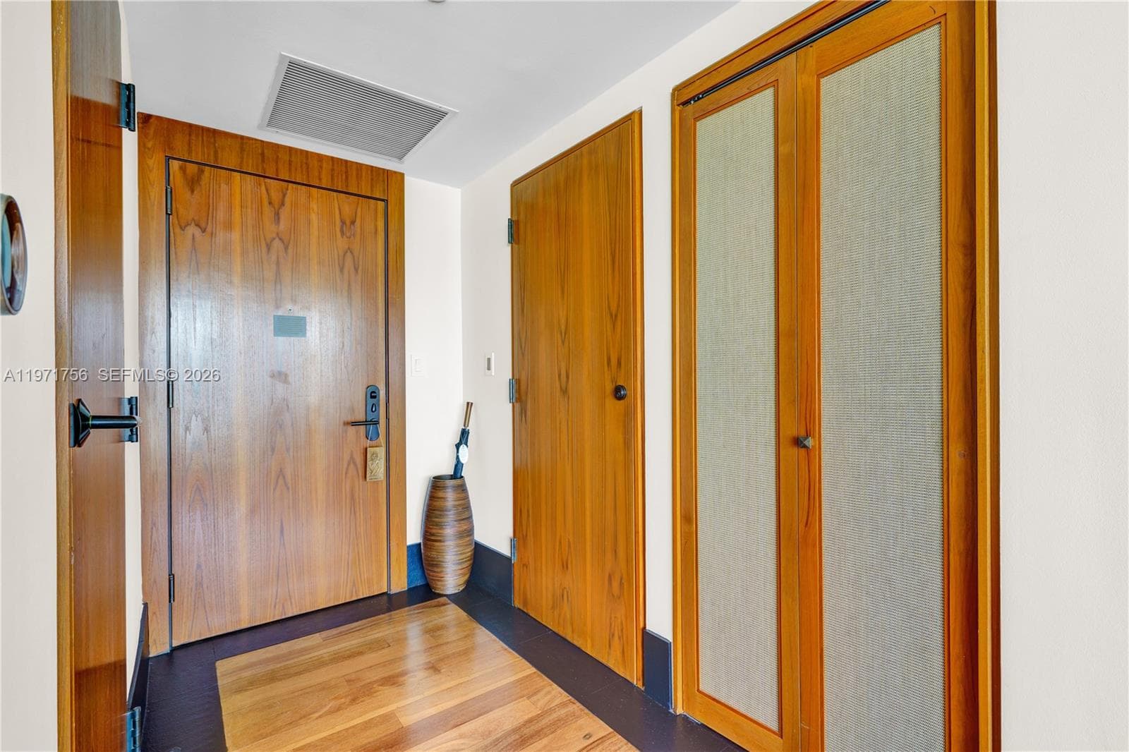 101 20th St 1805 photo 5