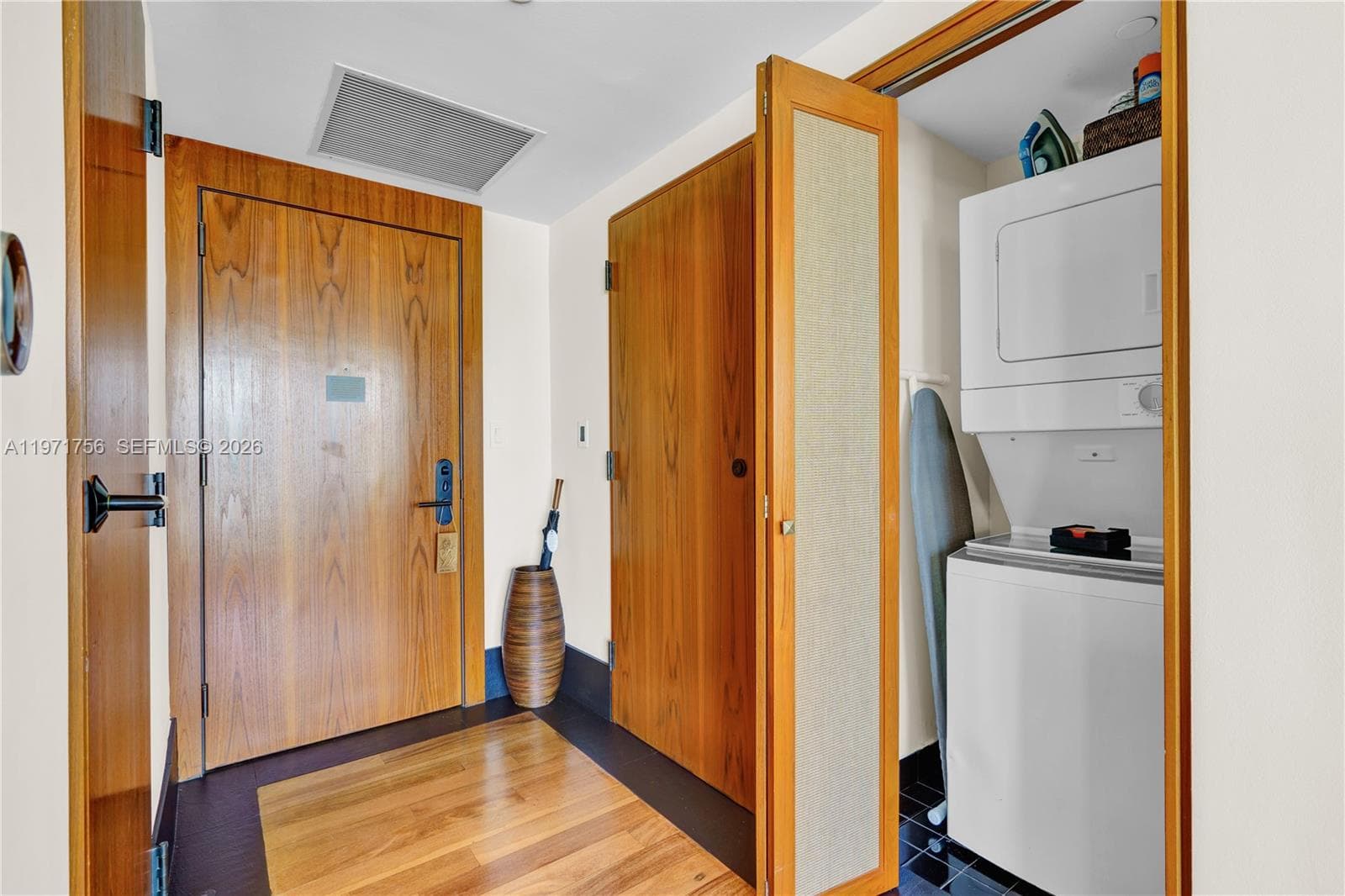 101 20th St 1805 photo 4