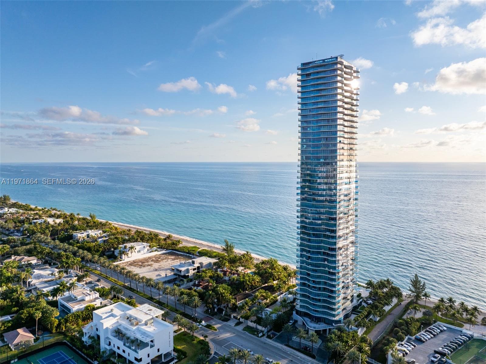 19575 Collins Ave 4