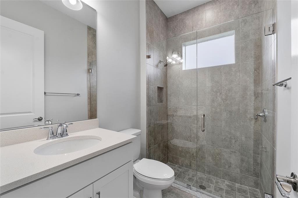5223 Liberty Lane photo 4