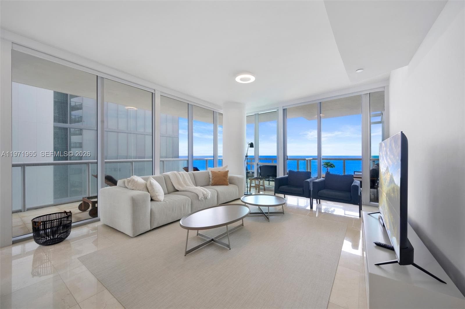 17121 Collins Ave 1