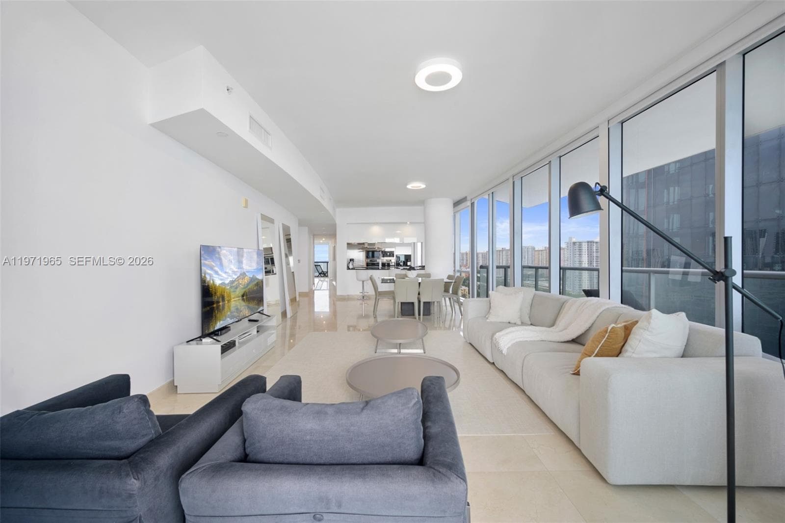 17121 Collins Ave 5